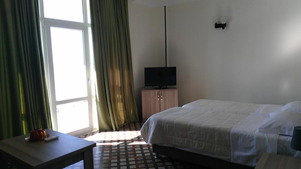 National Hotel Kobuleti Bagian luar foto